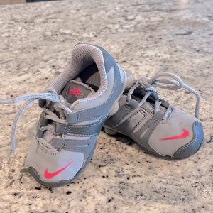Nike Shox 6c toddler. Great condition. Smoke free home